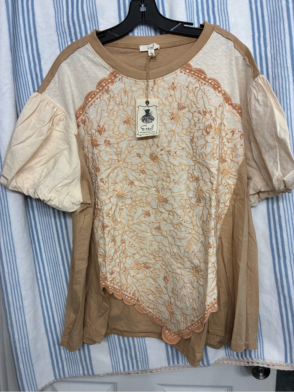 Easel boutique brand Cream and Tan Floral Embroidered Raglan Sweatshirt - Picture 2 of 5